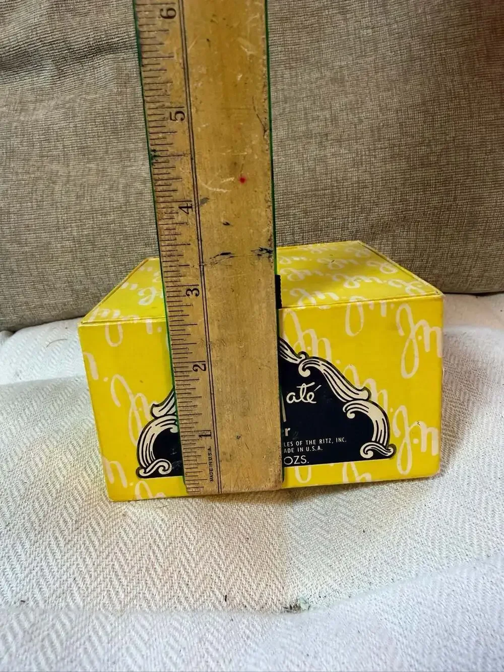 Vintage Jean Nate Bath Powder Box 9 Ounces Lanvin-Charles of the Ritz EMPTY